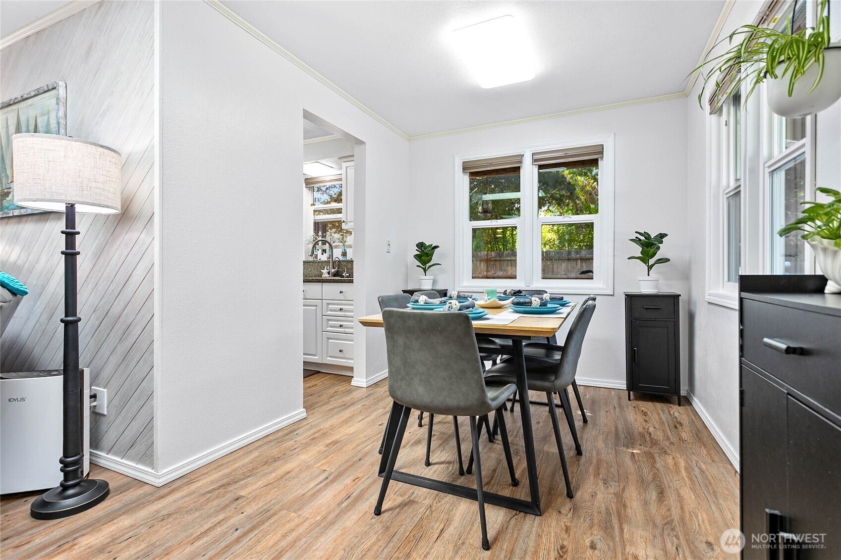 2348 Yew Street Road, Bellingham, WA 98229 2348 Yew Street Road, Bellingham, WA 98229