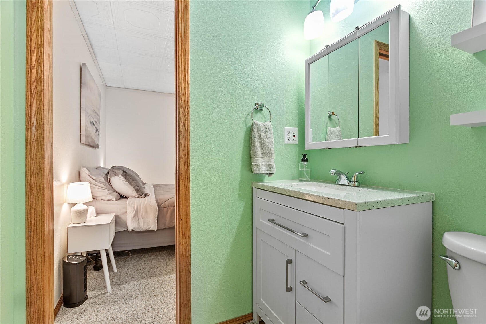 2348 Yew Street Road, Bellingham, WA 98229 2348 Yew Street Road, Bellingham, WA 98229