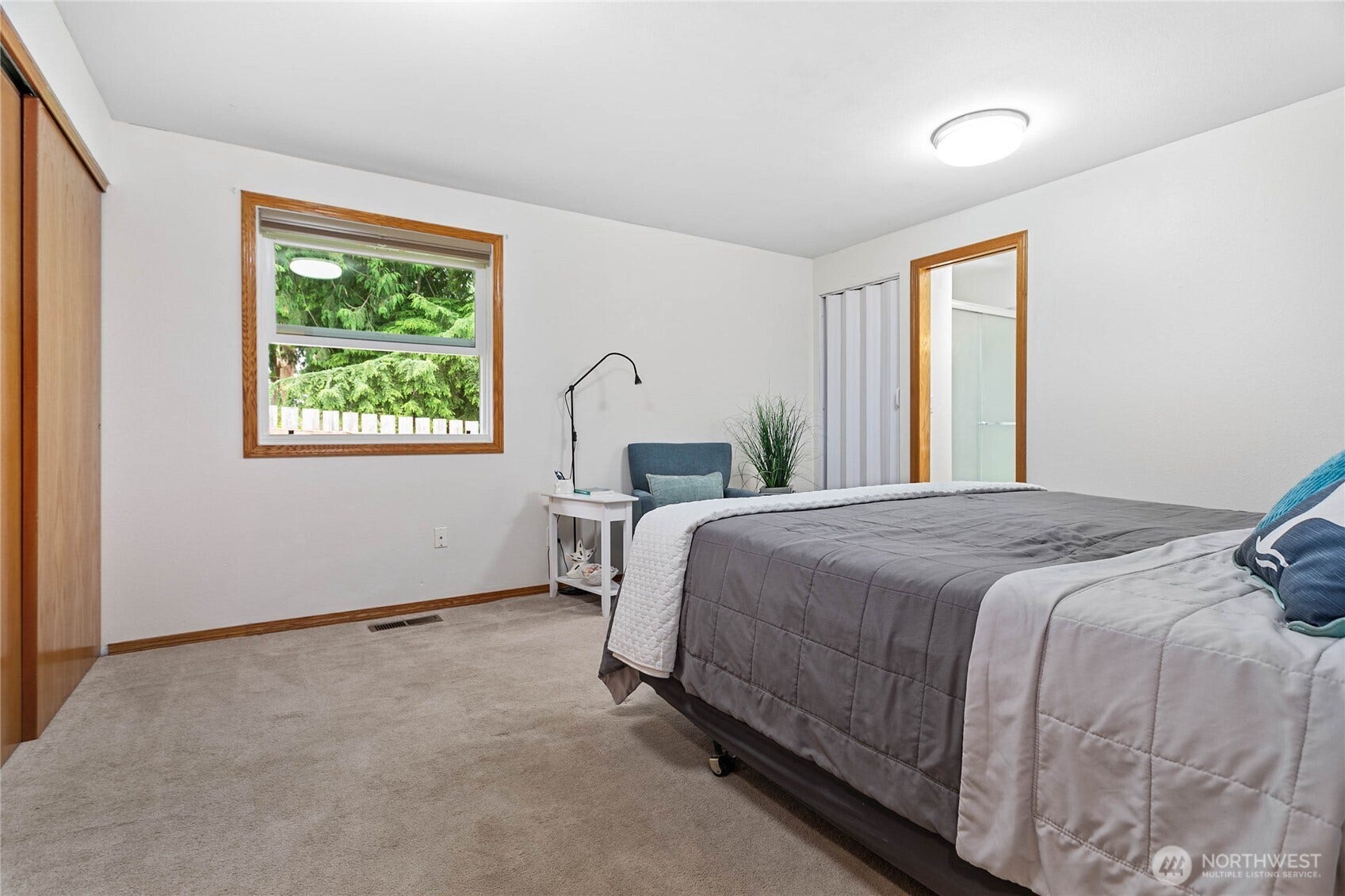 2348 Yew Street Road, Bellingham, WA 98229 2348 Yew Street Road, Bellingham, WA 98229