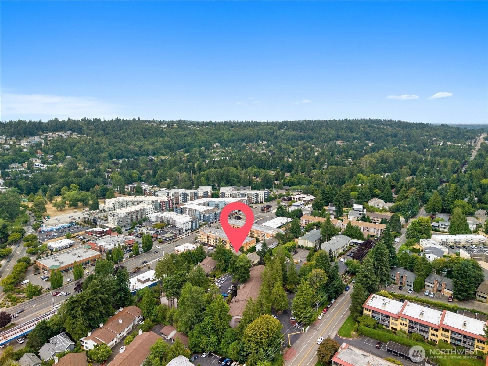 11802 98th Avenue NE, #B6, Kirkland, WA 98034 Truly an exceptional location! Walking distance to everything and so commuter friendly! Minutes to downtown Kirkland and all it has to offer. Take the walking trail directly into downtown Kirkland and the waterfront!