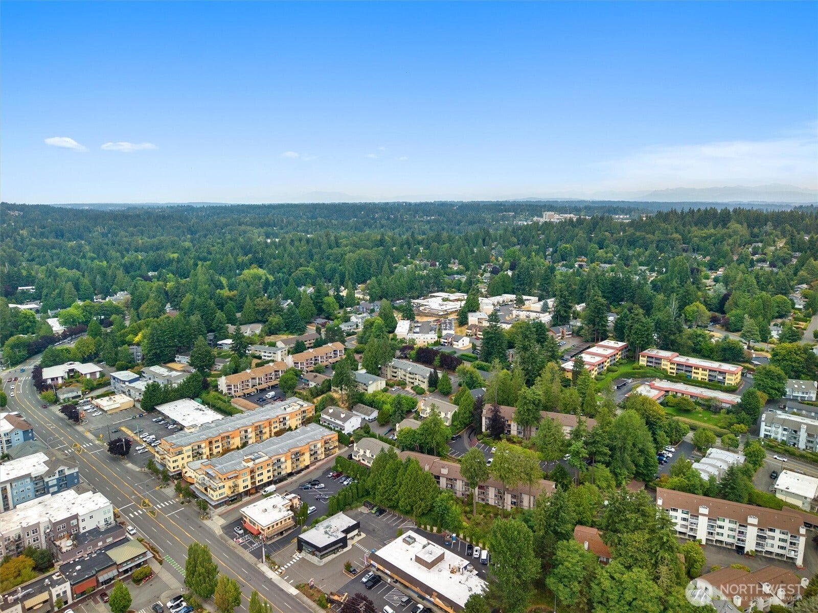11802 98th Avenue NE, #B6, Kirkland, WA 98034 Truly an exceptional location! Walking distance to everything and so commuter friendly! Minutes to downtown Kirkland and all it has to offer. Take the walking trail directly into downtown Kirkland and the waterfront!
