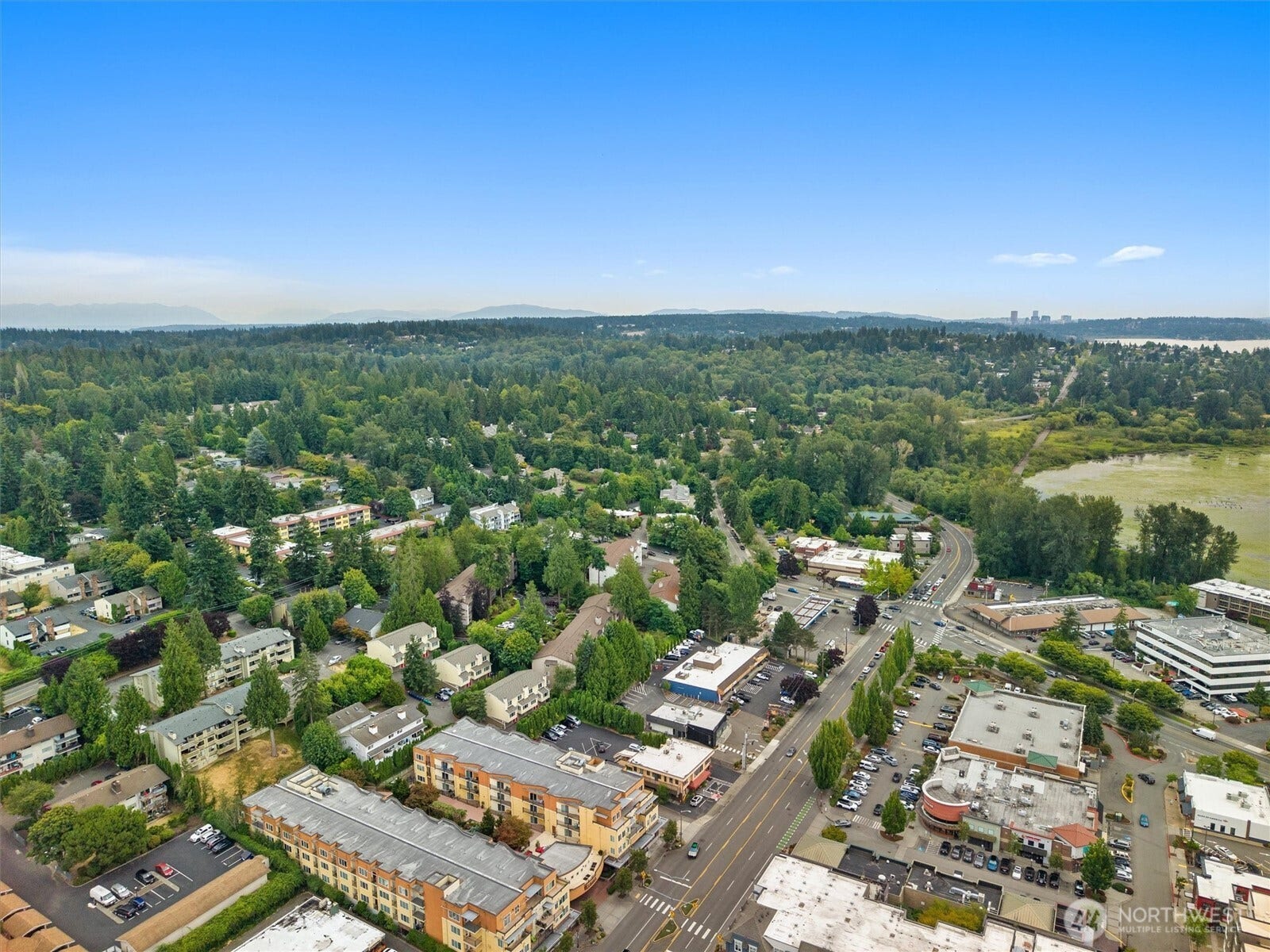 11802 98th Avenue NE, #B6, Kirkland, WA 98034 Truly an exceptional location! Walking distance to everything and so commuter friendly! Minutes to downtown Kirkland and all it has to offer. Take the walking trail directly into downtown Kirkland and the waterfront!