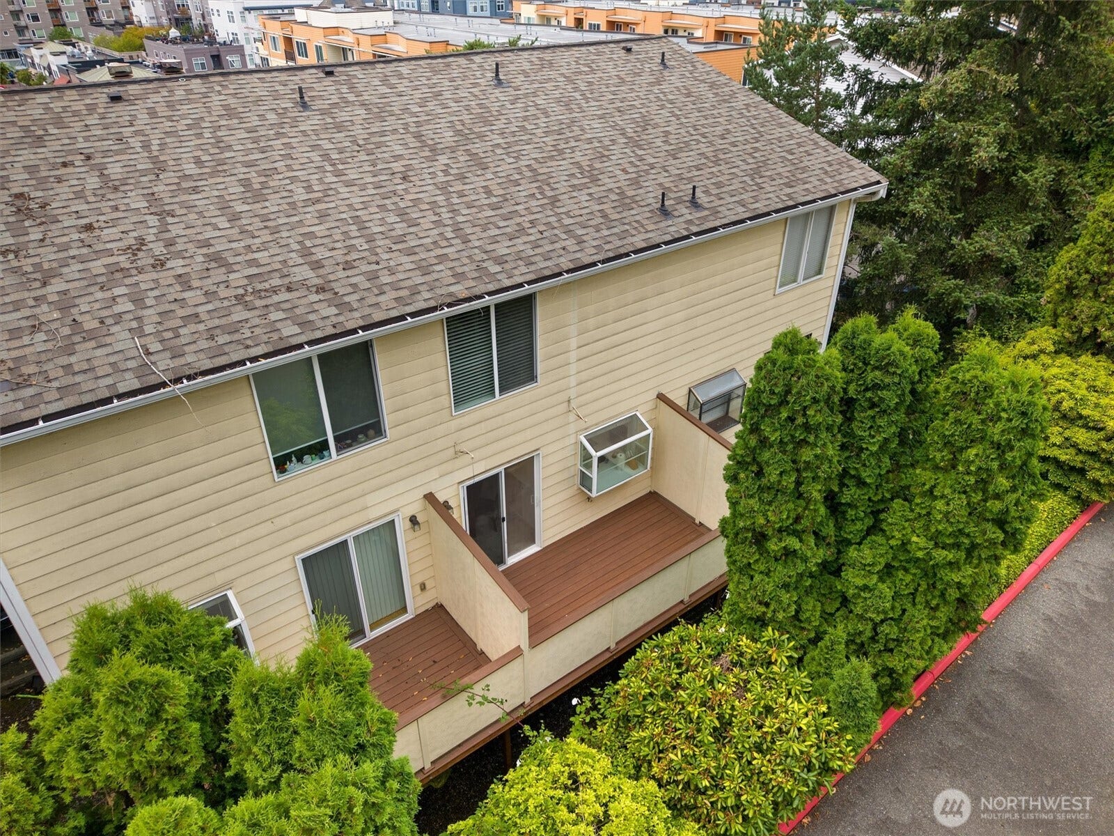 11802 98th Avenue NE, #B6, Kirkland, WA 98034 Spacious private deck which provides a great place to relax.