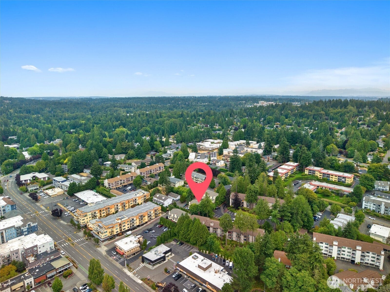 11802 98th Avenue NE, #B6, Kirkland, WA 98034 Truly an exceptional location! Walking distance to everything and so commuter friendly! Minutes to downtown Kirkland and all it has to offer. Take the walking trail directly into downtown Kirkland and the waterfront!