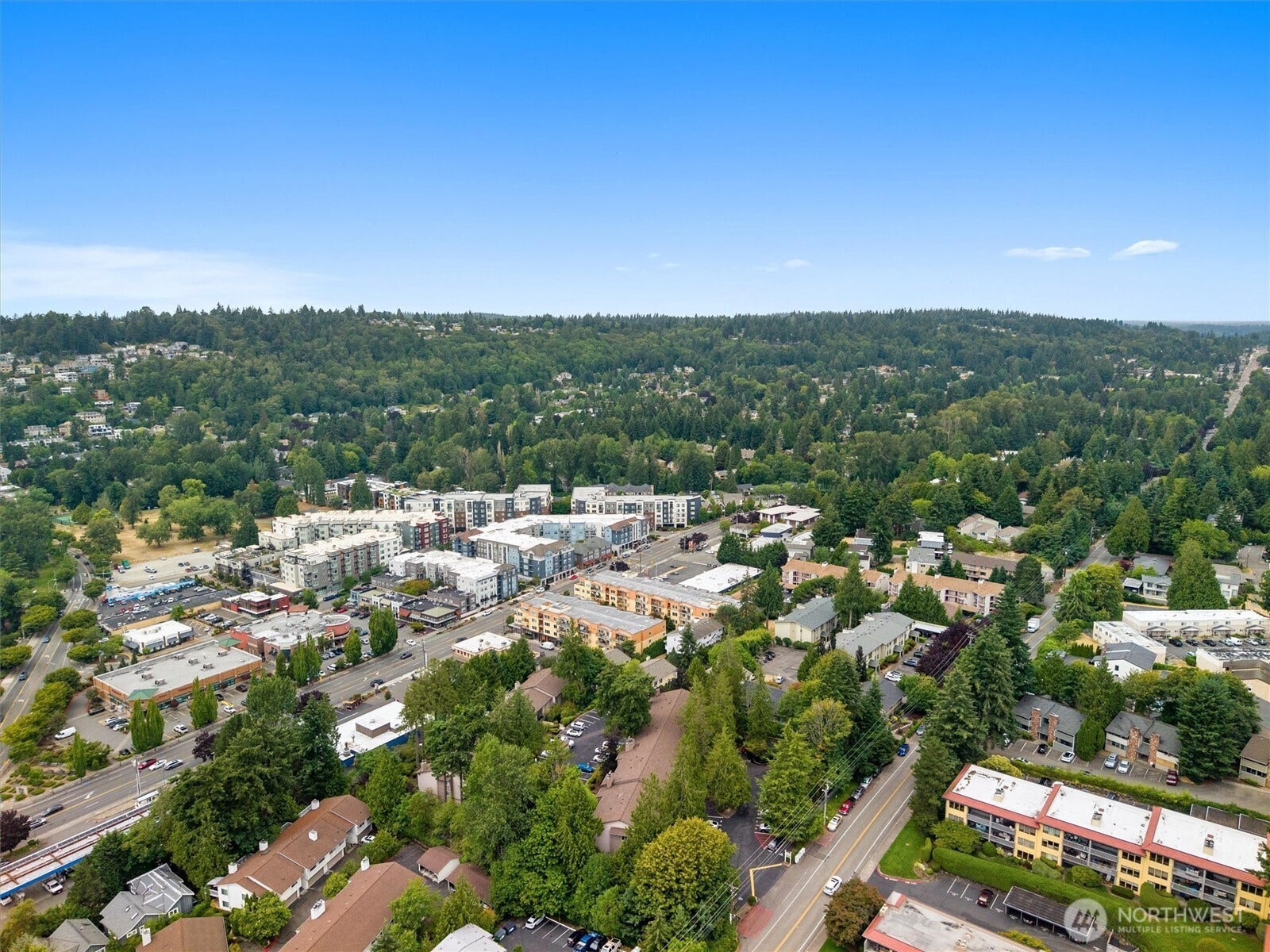 11802 98th Avenue NE, #B6, Kirkland, WA 98034 Truly an exceptional location! Walking distance to everything and so commuter friendly! Minutes to downtown Kirkland and all it has to offer. Take the walking trail directly into downtown Kirkland and the waterfront!