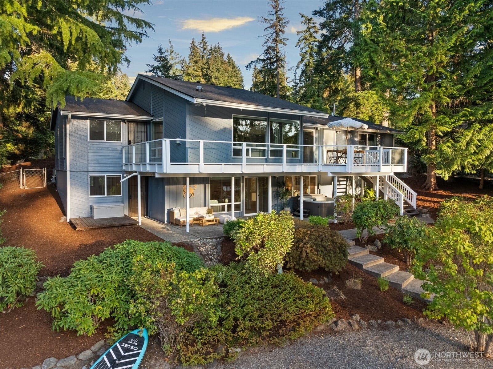 8812 86th Avenue NW, Gig Harbor, WA 98335 All bedrooms with water front access off the deck/patio