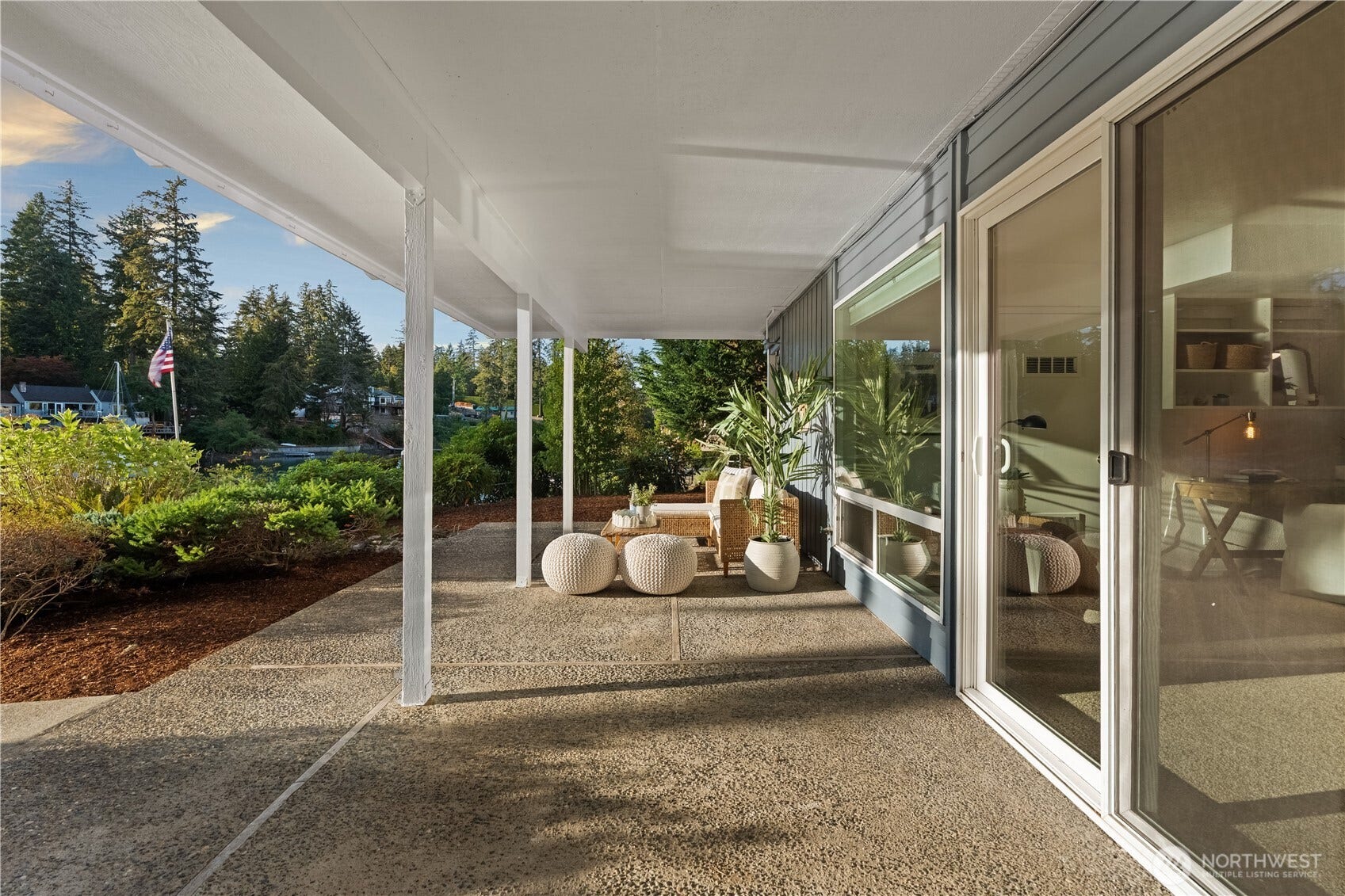 8812 86th Avenue NW, Gig Harbor, WA 98335 Covered patio