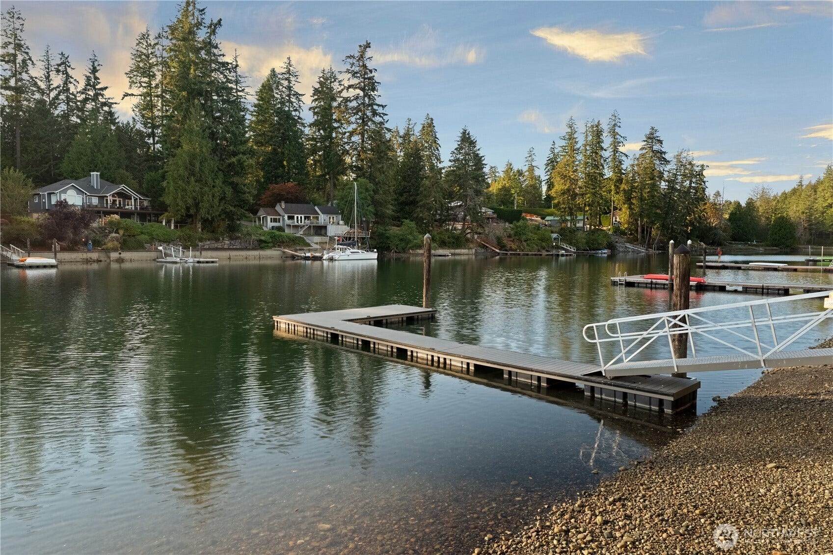 8812 86th Avenue NW, Gig Harbor, WA 98335 Boat dock