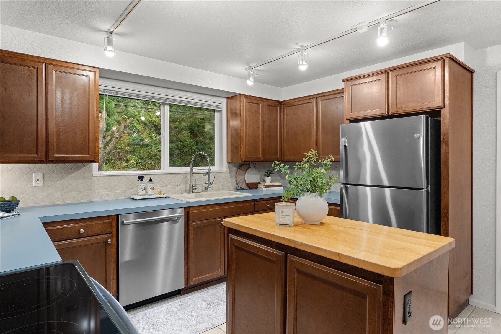 8812 86th Avenue NW, Gig Harbor, WA 98335 Kitchen
