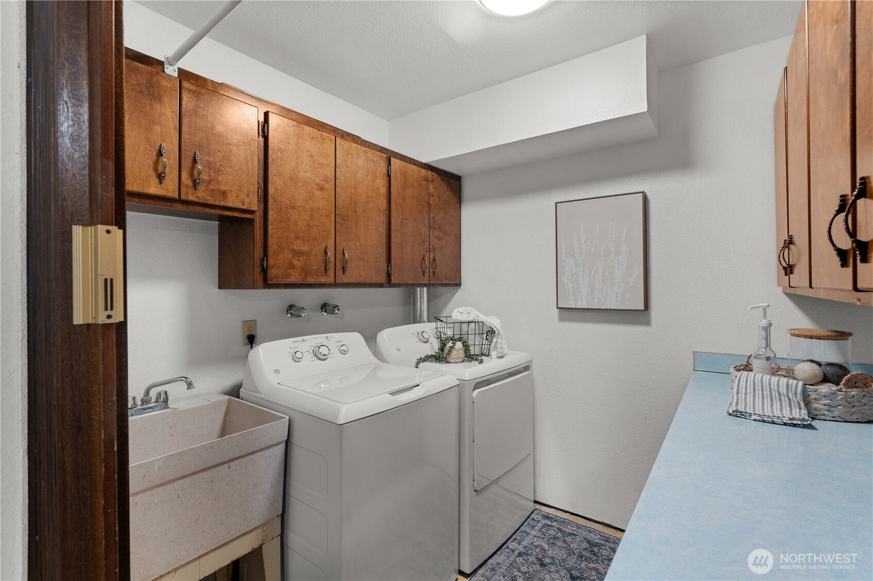 8812 86th Avenue NW, Gig Harbor, WA 98335 Downstairs laundry