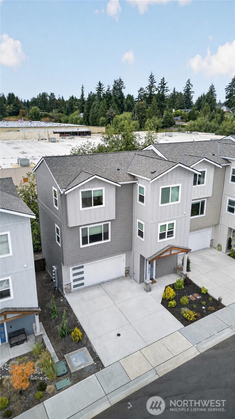 1806 25th Street, Snohomish, WA 98290 1806 - End unit in established Bickford Landing!