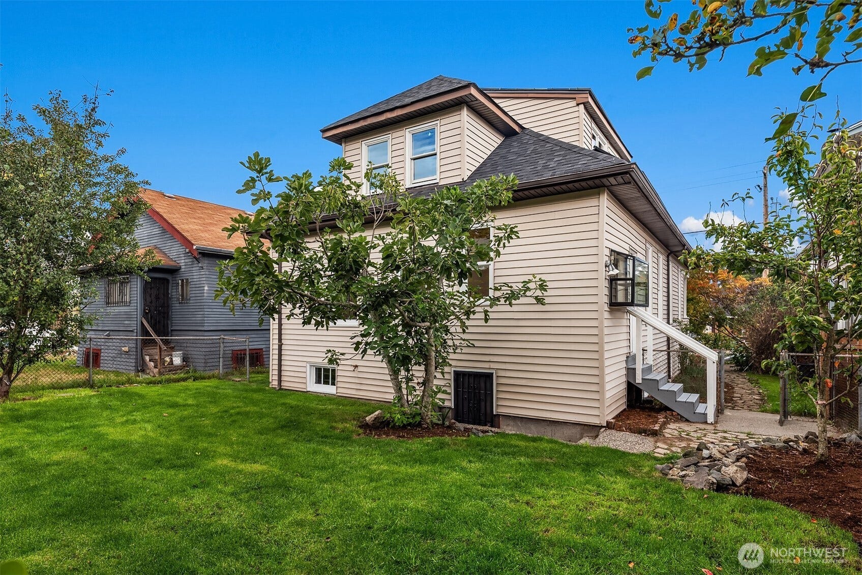181 26th Avenue, Seattle, WA 98122 181 26th Avenue, Seattle, WA 98122