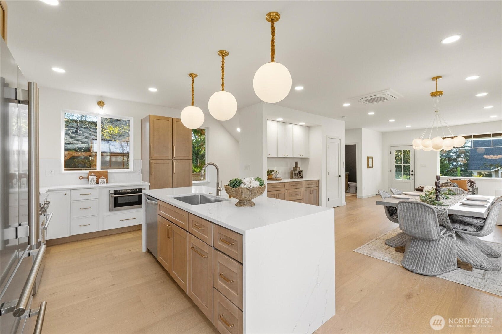 6706 Holly Place SW, Seattle, WA 98136 6706 Holly Place SW, Seattle, WA 98136