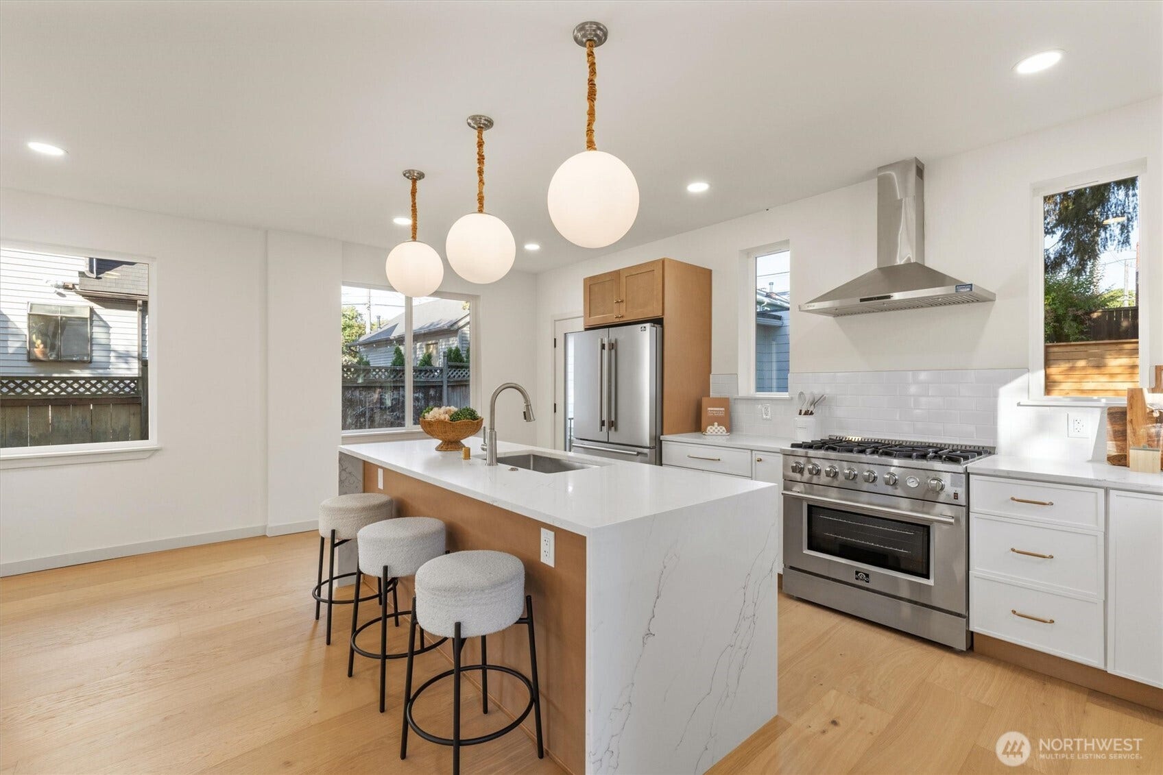 6706 Holly Place SW, Seattle, WA 98136 6706 Holly Place SW, Seattle, WA 98136