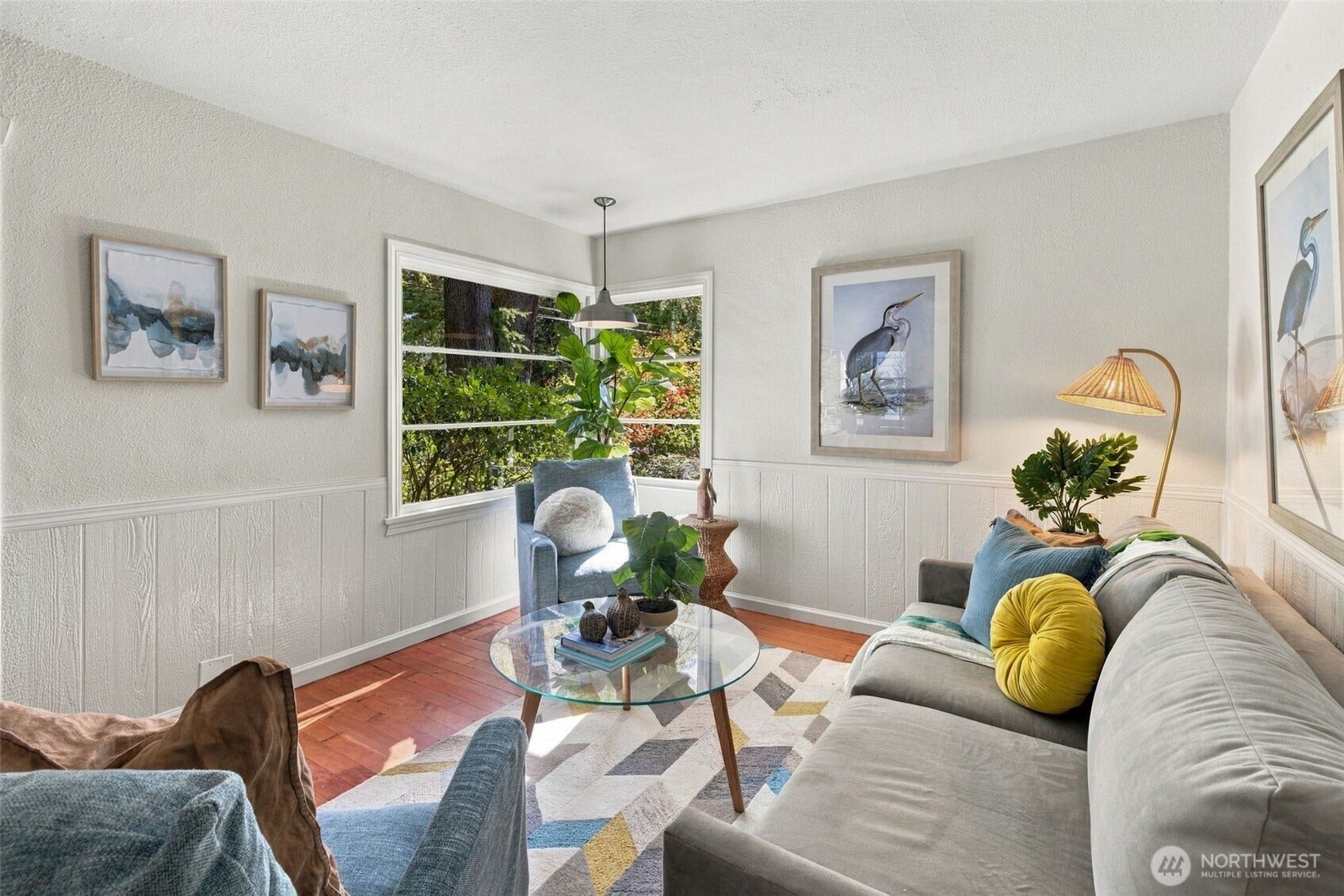 9051 2nd Avenue NW, Seattle, WA 98117 Plenty of room to lounge.