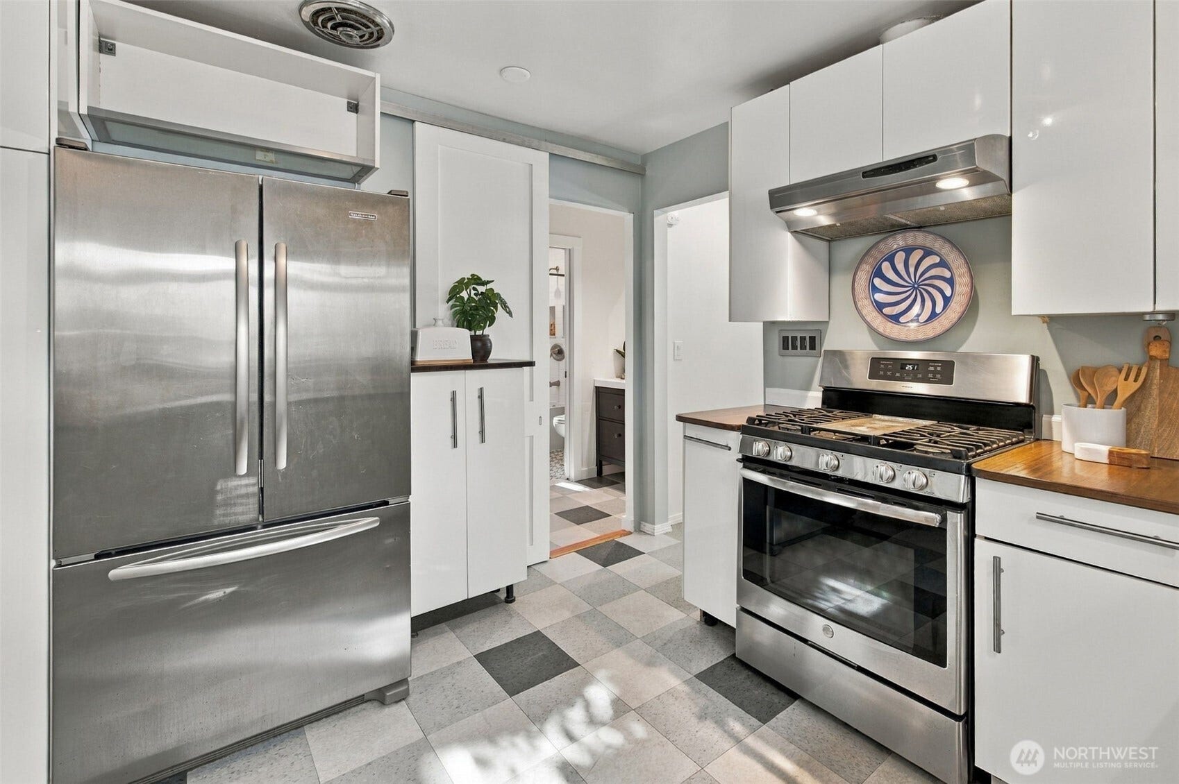 9051 2nd Avenue NW, Seattle, WA 98117 9051 2nd Avenue NW, Seattle, WA 98117