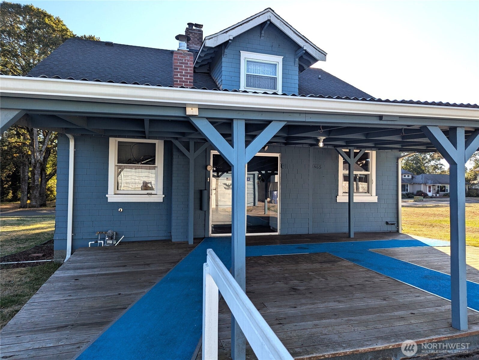 201 Brandywine Avenue, Dupont, WA 98327 Easy access from the driveway & garage.