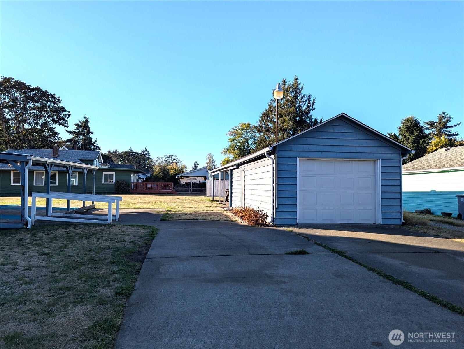 201 Brandywine Avenue, Dupont, WA 98327 Driveway can hold up to 6 vehicles