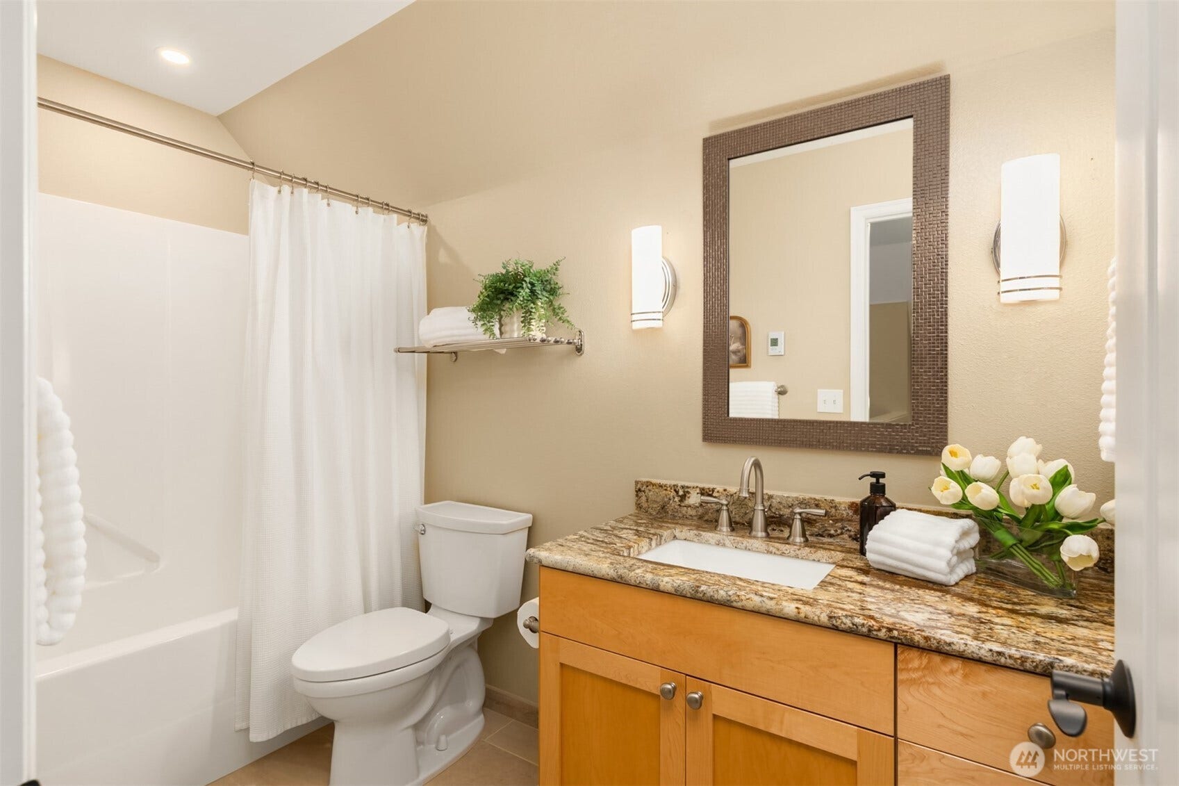 19800 Jensen Way NE, Poulsbo, WA 98370 Upstairs full bathroom