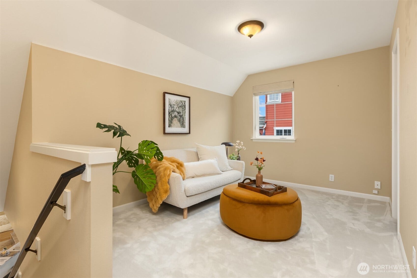 19800 Jensen Way NE, Poulsbo, WA 98370 Flexible lounge space.