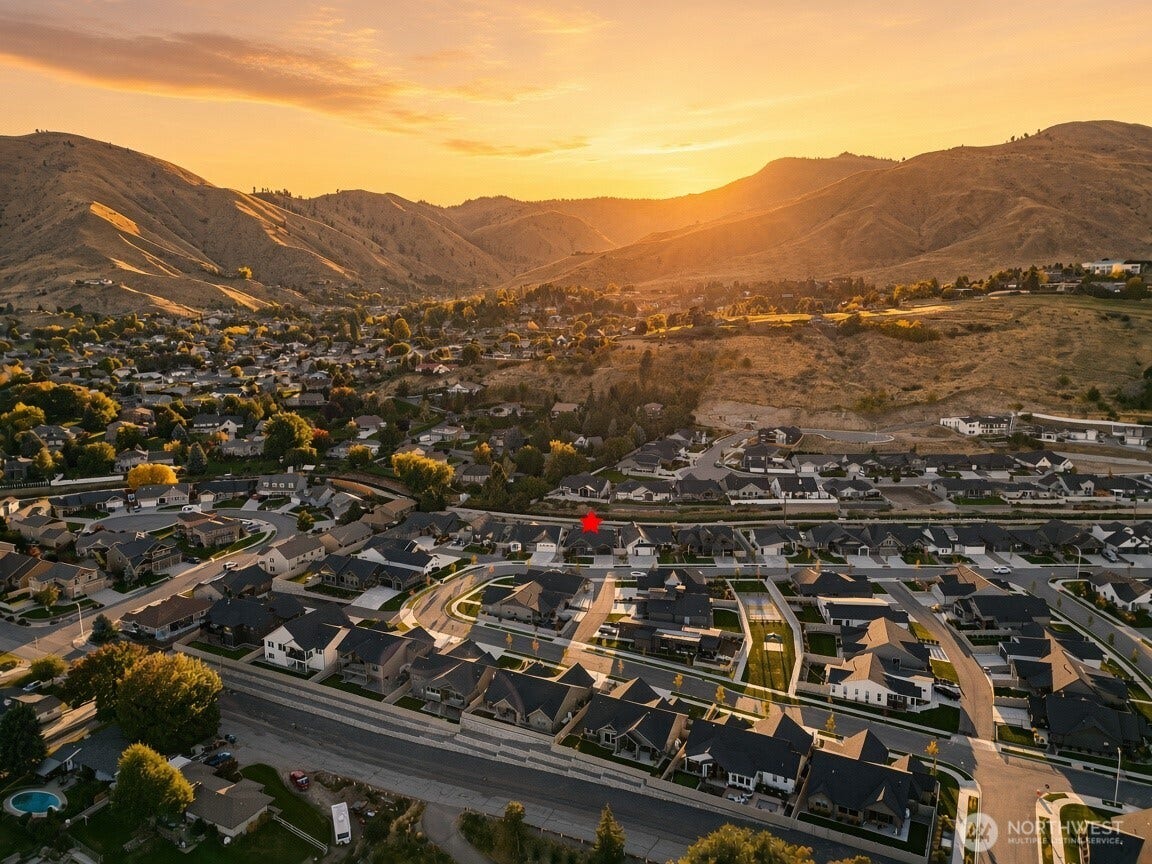 Neighborhood Setting