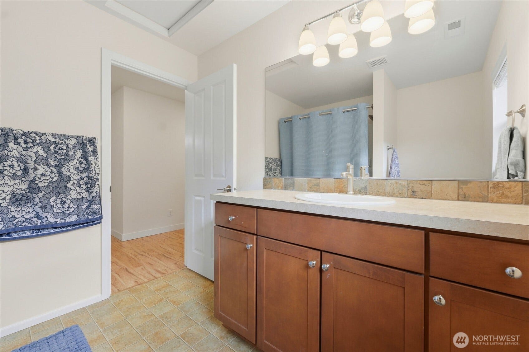 7108 Raptor Avenue NE, Lacey, WA 98516 7108 Raptor Avenue NE, Lacey, WA 98516