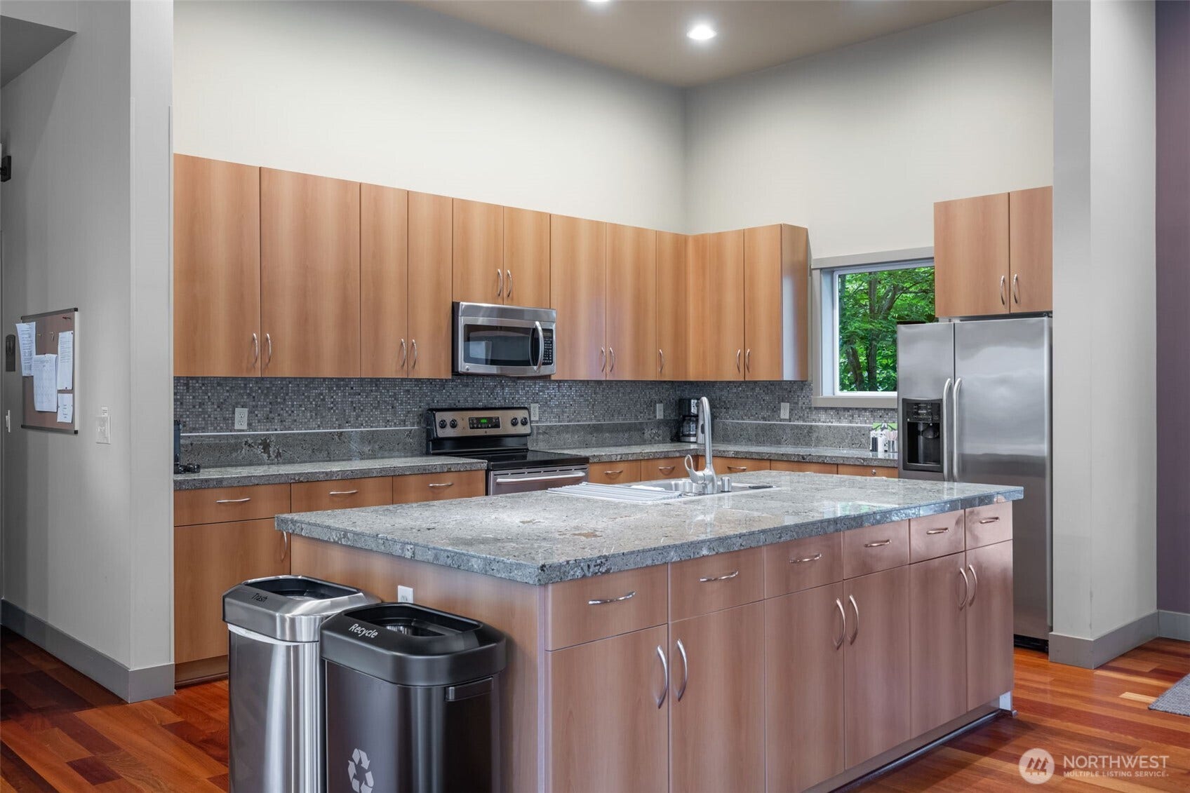 22910 90th Avenue W, #E305, Edmonds, WA 98026 22910 90th Avenue W, #E305, Edmonds, WA 98026