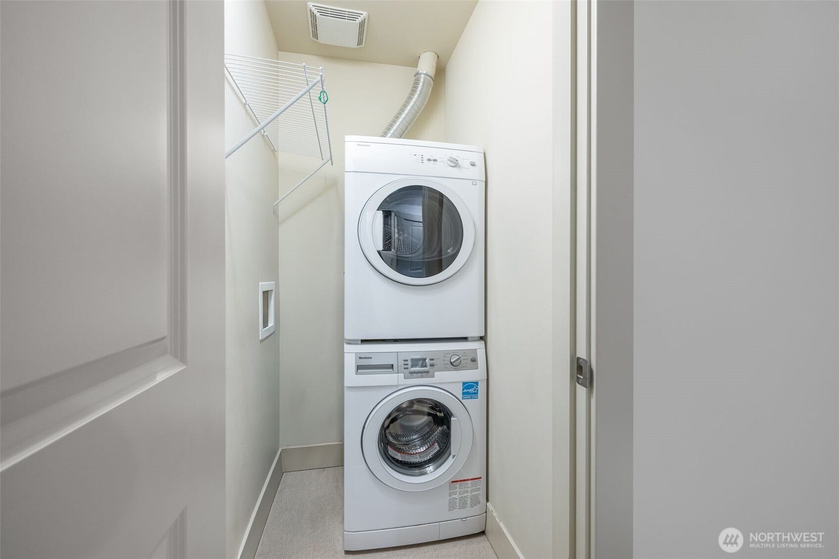 22910 90th Avenue W, #E305, Edmonds, WA 98026 In unit laundry