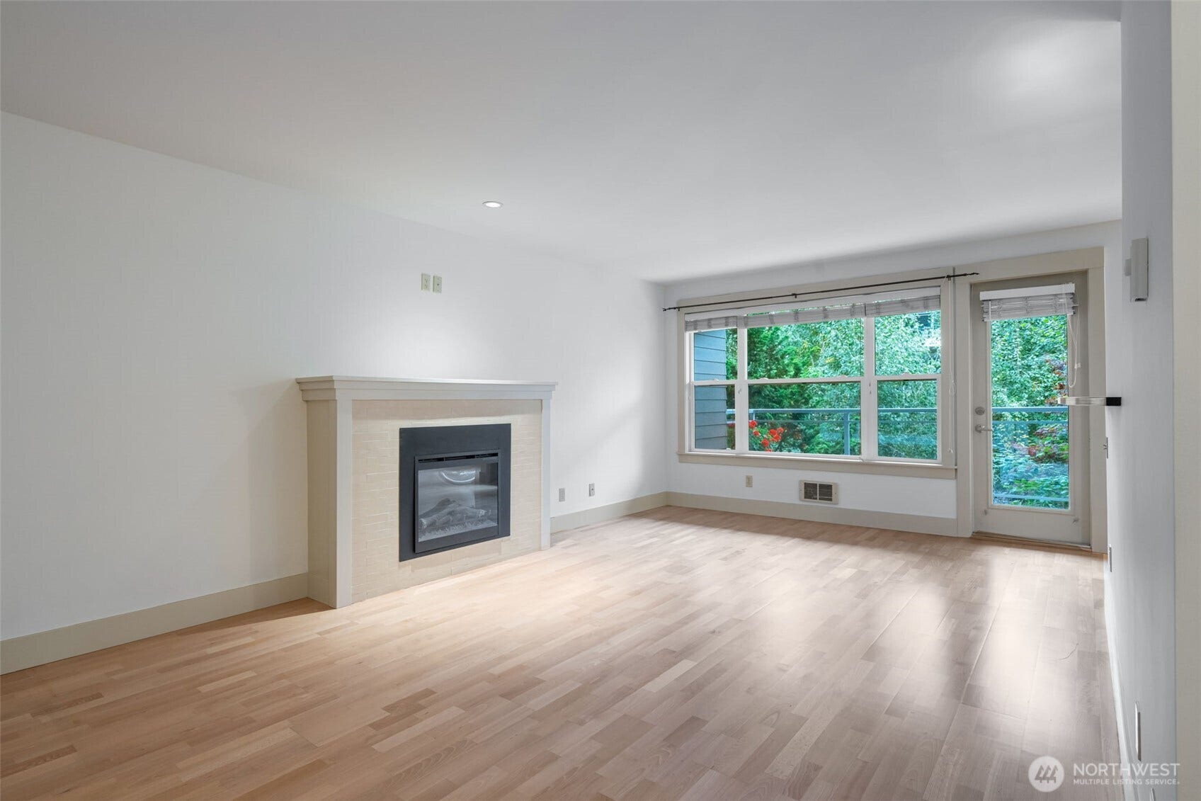 22910 90th Avenue W, #E305, Edmonds, WA 98026 22910 90th Avenue W, #E305, Edmonds, WA 98026