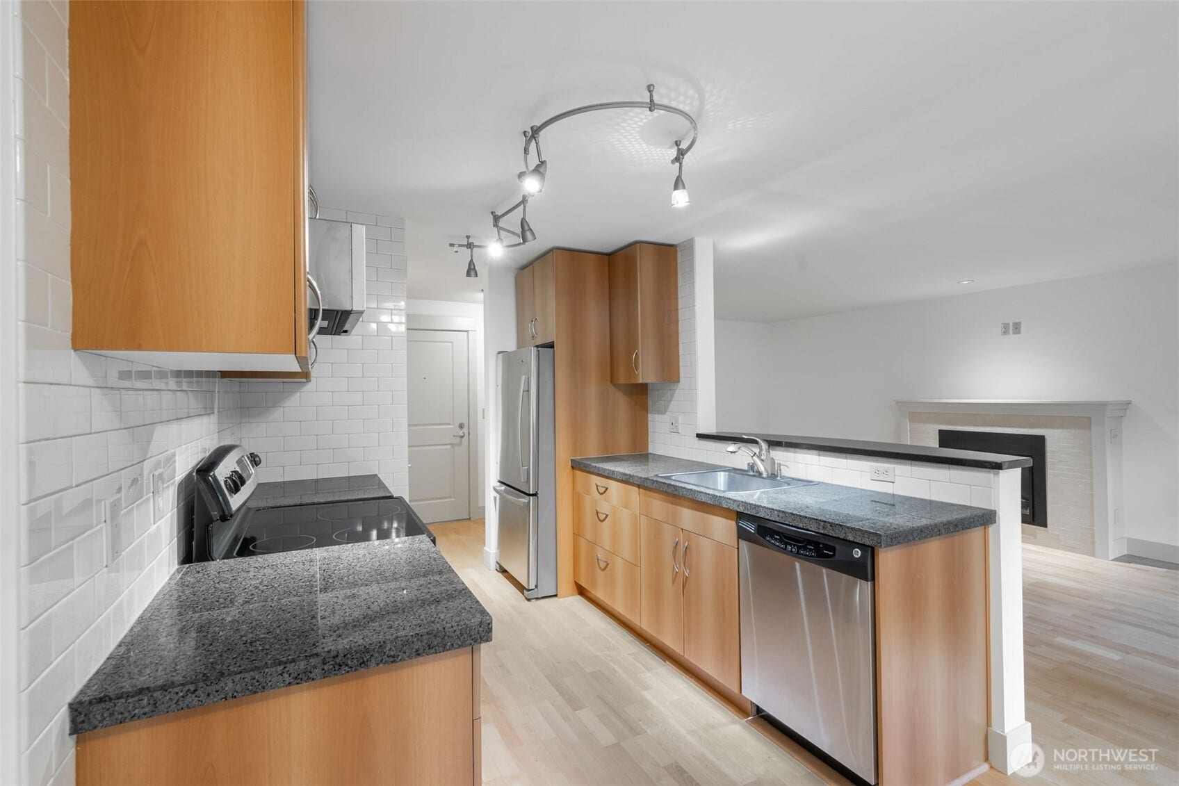 22910 90th Avenue W, #E305, Edmonds, WA 98026 22910 90th Avenue W, #E305, Edmonds, WA 98026