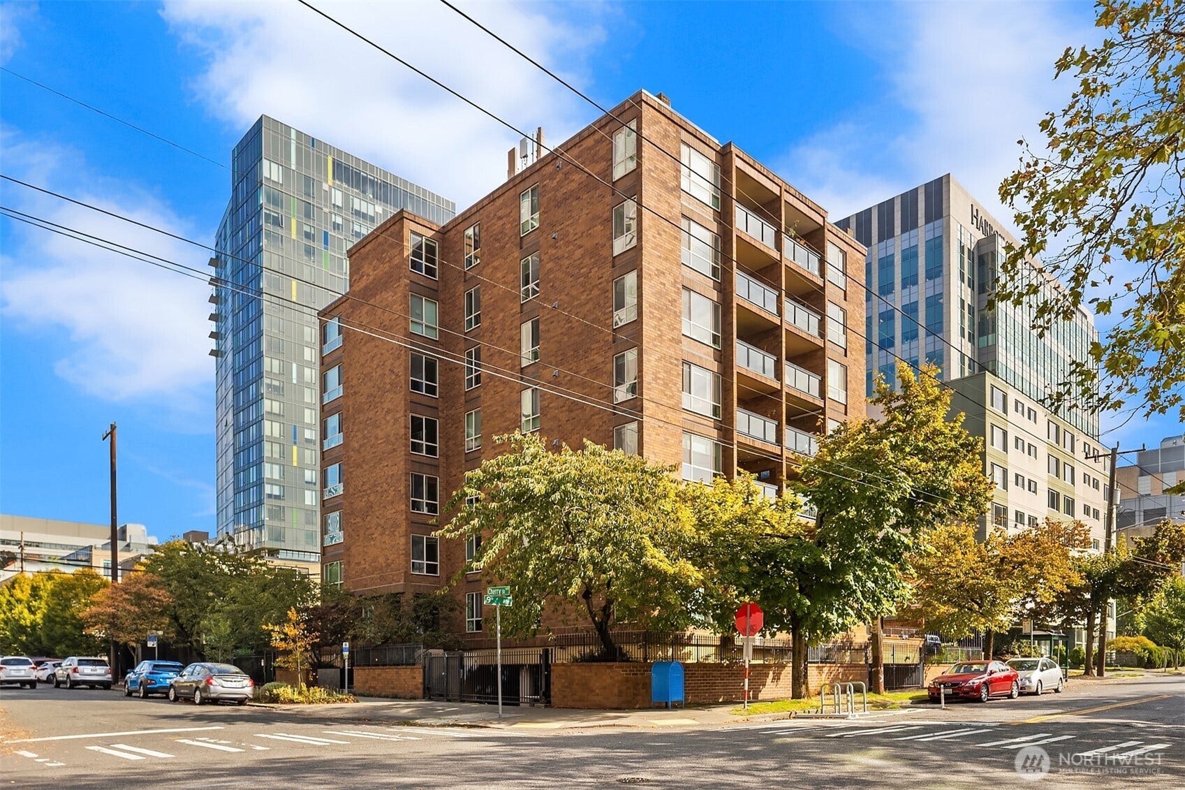 905 Cherry Street, #706, Seattle, WA 98104 Centrally located in the heart of First Hill.