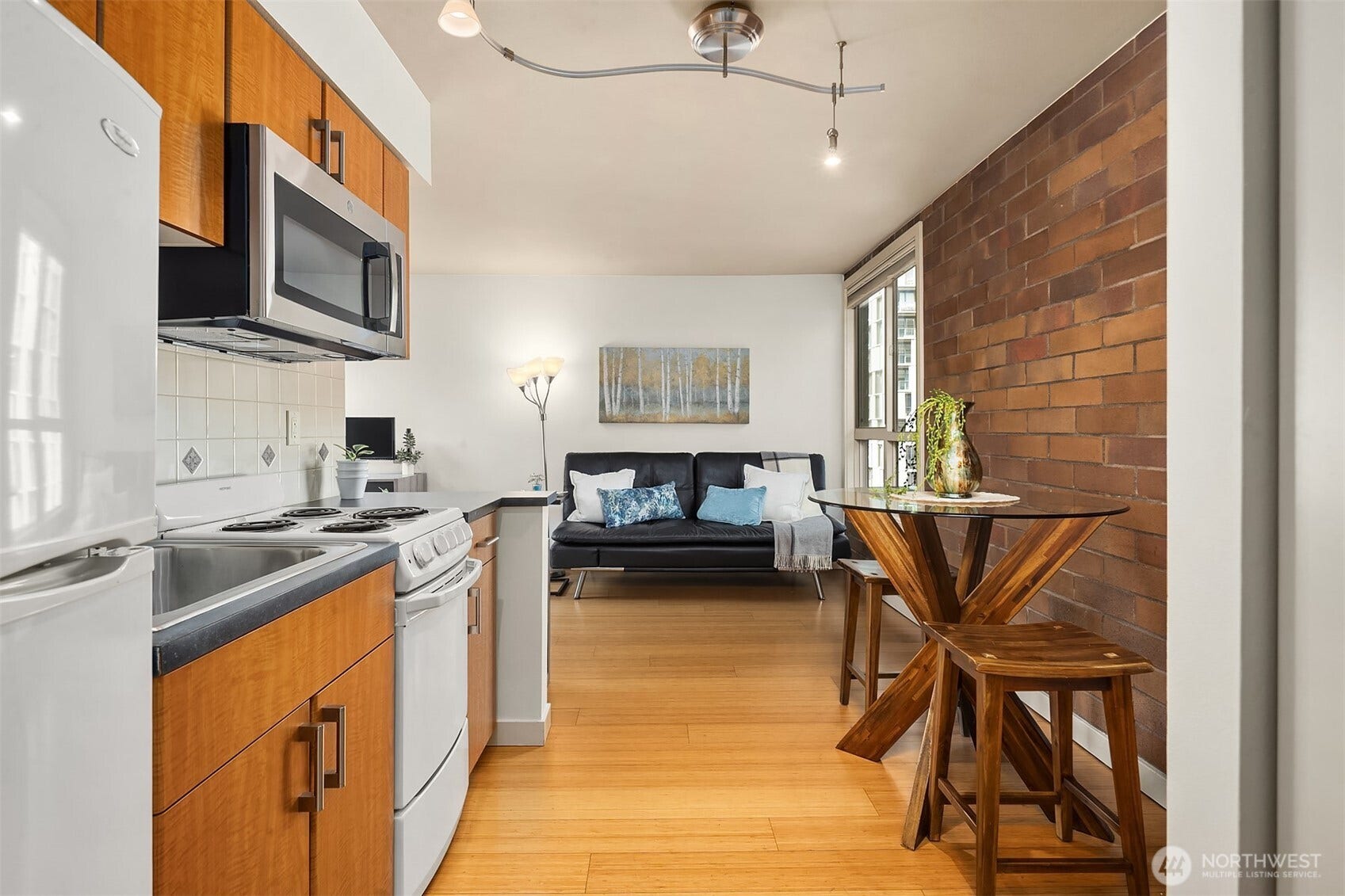 905 Cherry Street, #706, Seattle, WA 98104 905 Cherry Street, #706, Seattle, WA 98104