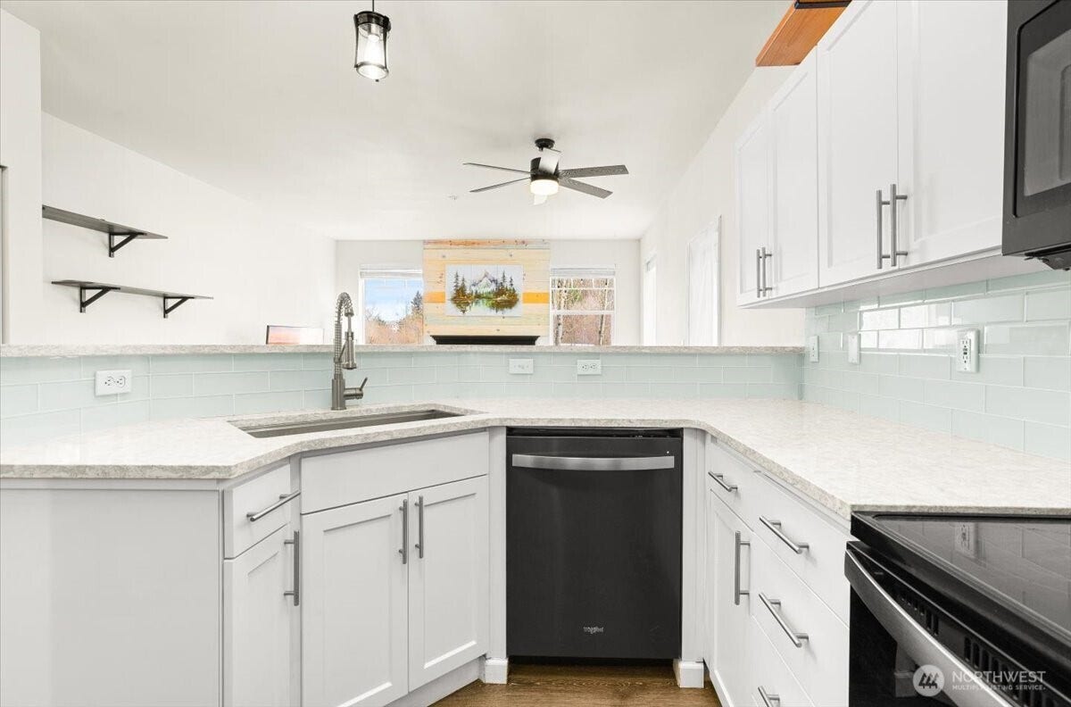 17426 Bothell Way NE, #A302, Bothell, WA 98011 Look at all this counter space, cabinets and storage!