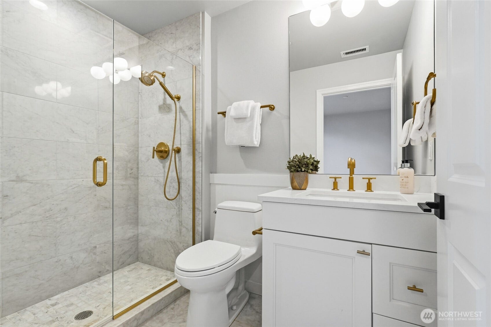 219 5th Avenue S, #F304, Kirkland, WA 98033