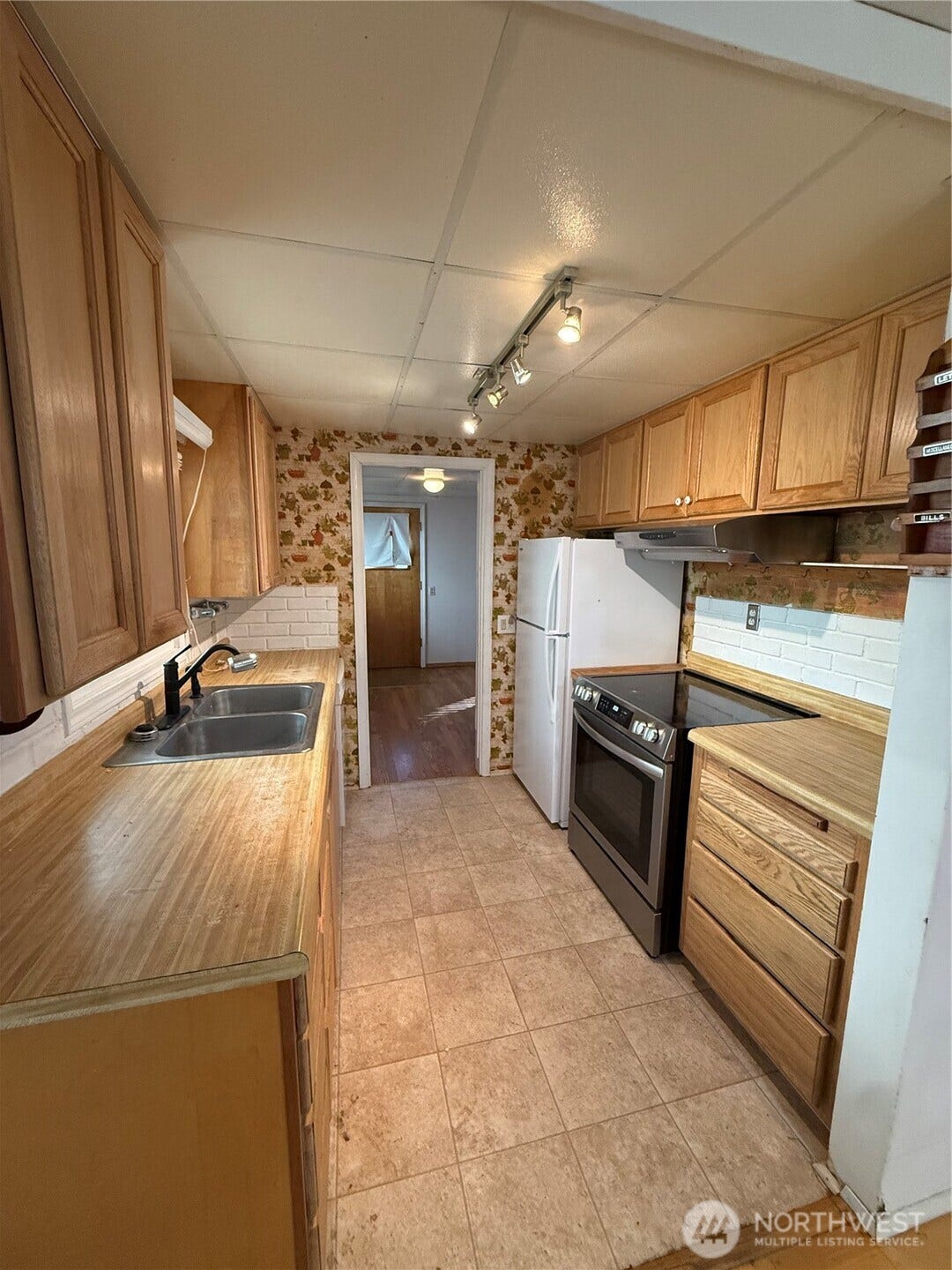 20436 13th Avenue S, SeaTac, WA 98198 20436 13th Avenue S, SeaTac, WA 98198