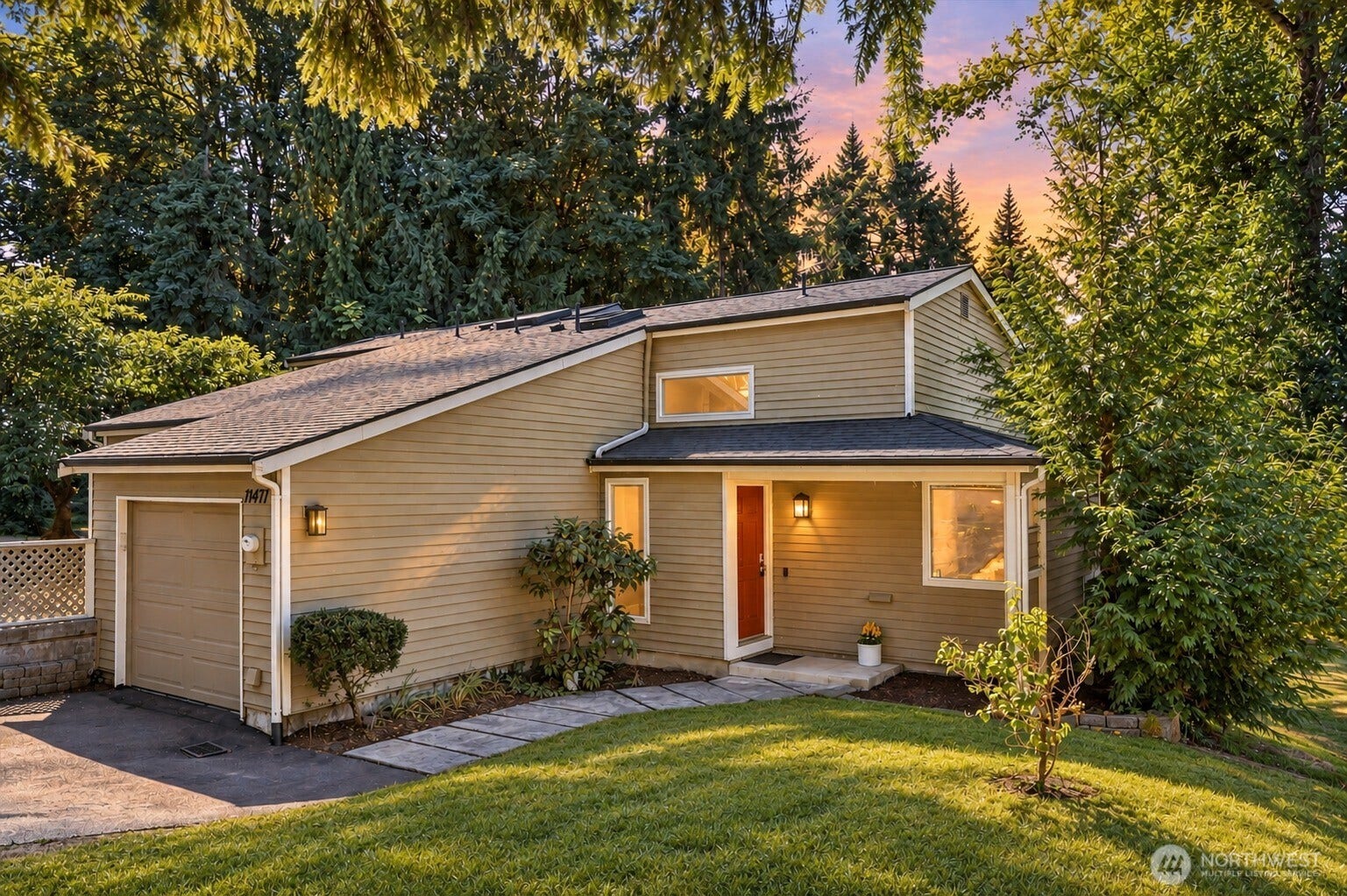 11411 102nd Court NE, Kirkland, WA 98033 Tucked in Kirkland's sought-after Juanita neighborhood, this beautifully updated 2 bedroom, 1.5 bath townhome with attached garage welcomes you with abundant natural light and an open, airy atmosphere throughout. Fresh interior paint, new carpet, and updated fixtures create a crisp, move-in-ready feel!