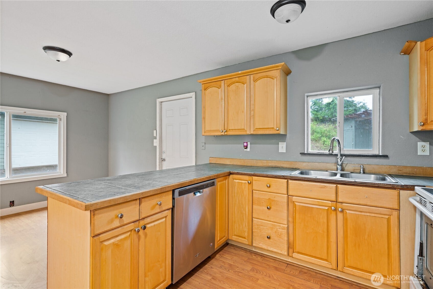 92 Adler Drive, Kelso, WA 98626 92 Adler Drive, Kelso, WA 98626