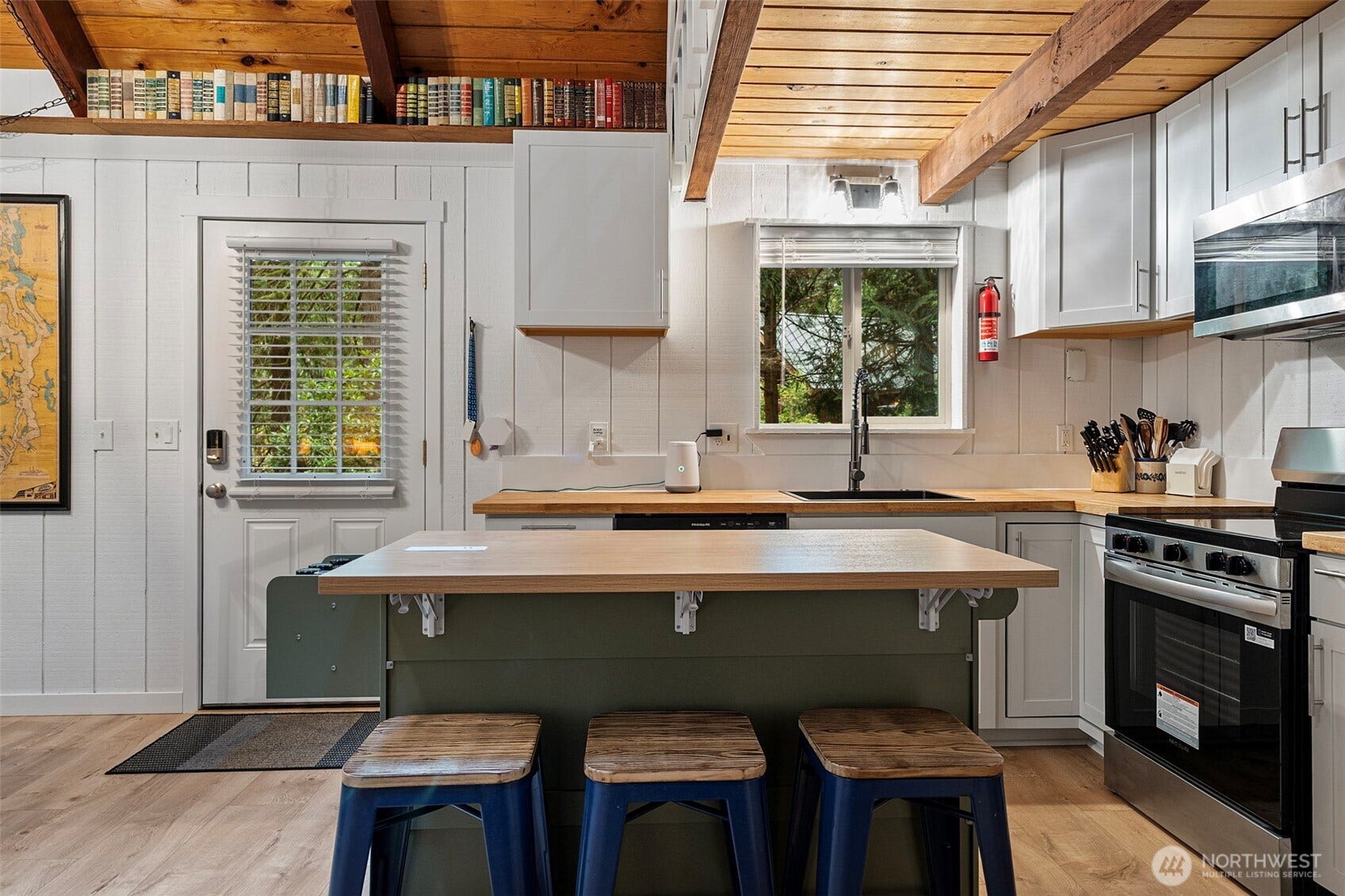 381 E Pointes Drive E, Shelton, WA 98584