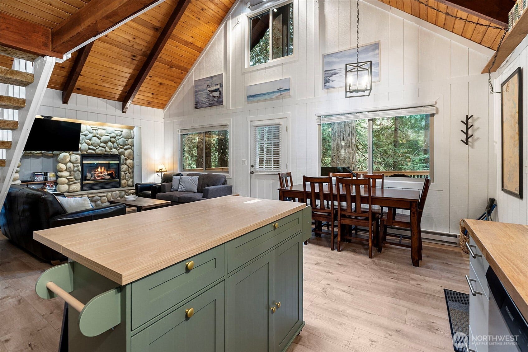 381 E Pointes Drive E, Shelton, WA 98584