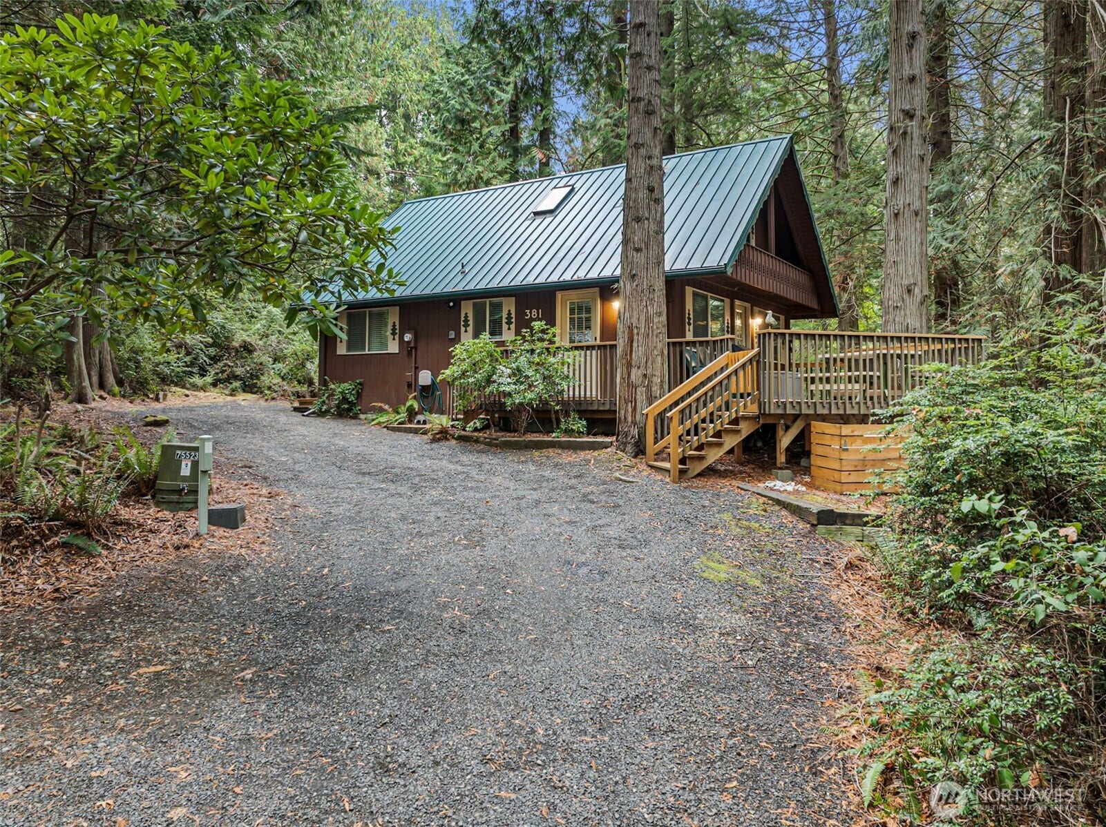 381 E Pointes Drive E, Shelton, WA 98584