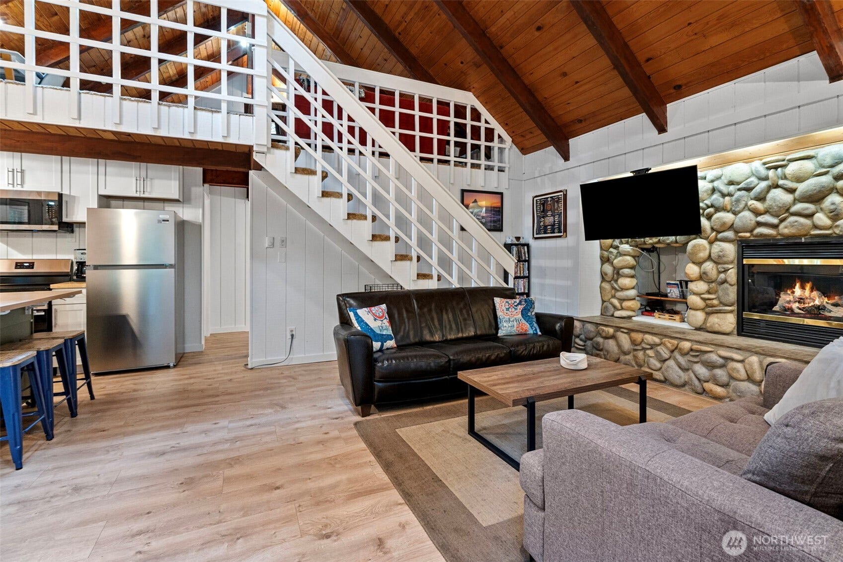 381 E Pointes Drive E, Shelton, WA 98584