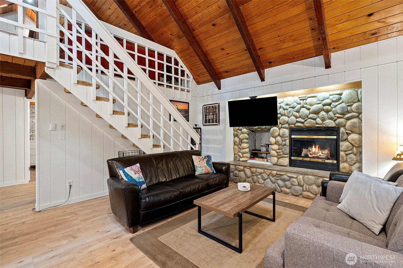381 E Pointes Drive E, Shelton, WA 98584