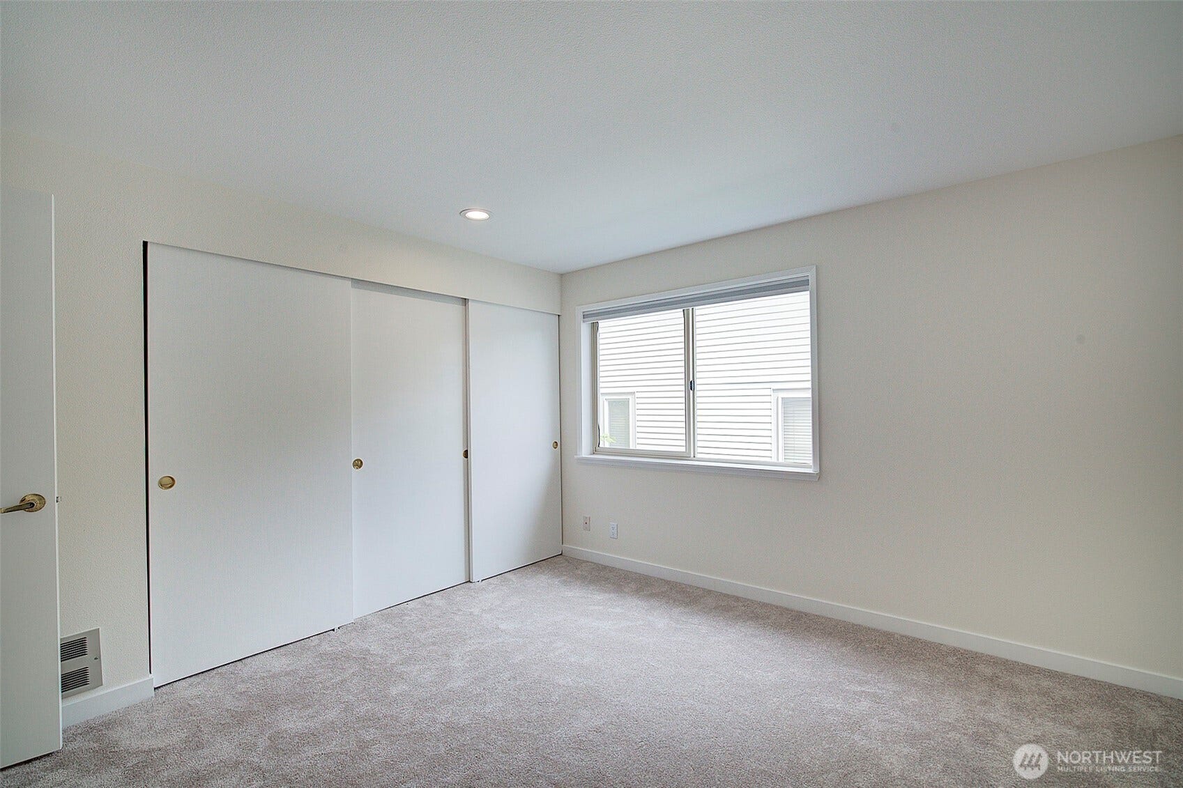 10248 NE 138th Place, #B3, Kirkland, WA 98034 10248 NE 138th Place, #B3, Kirkland, WA 98034