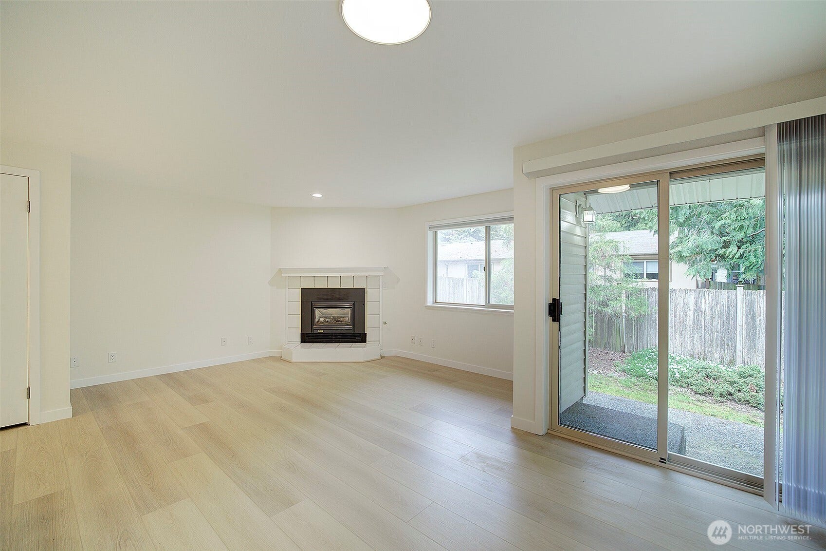 10248 NE 138th Place, #B3, Kirkland, WA 98034 10248 NE 138th Place, #B3, Kirkland, WA 98034