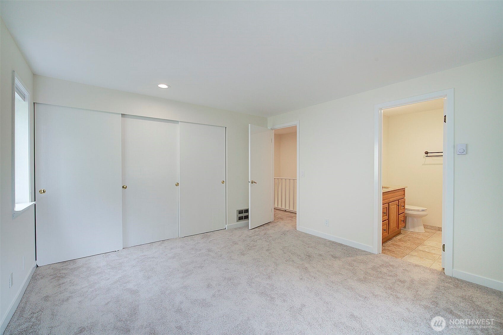 10248 NE 138th Place, #B3, Kirkland, WA 98034 10248 NE 138th Place, #B3, Kirkland, WA 98034