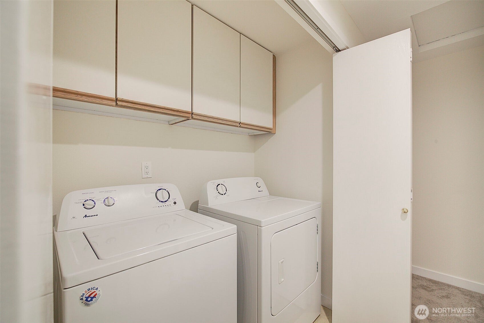 10248 NE 138th Place, #B3, Kirkland, WA 98034 10248 NE 138th Place, #B3, Kirkland, WA 98034