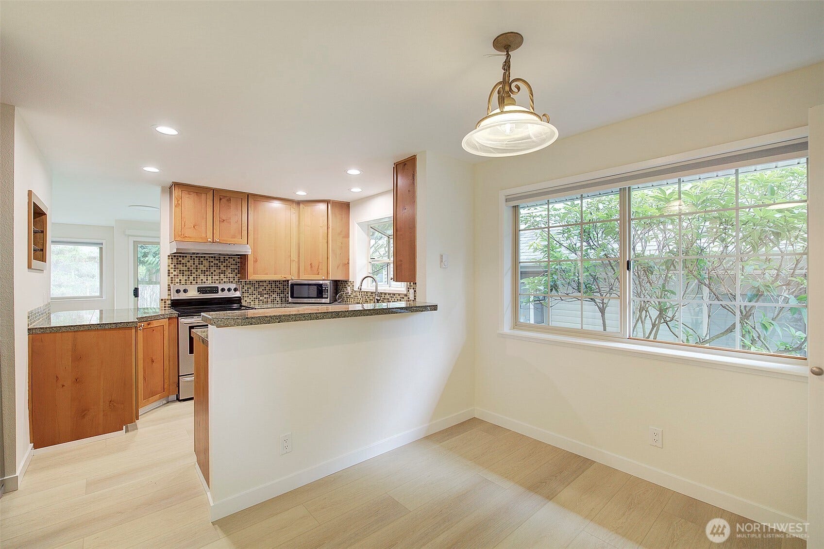 10248 NE 138th Place, #B3, Kirkland, WA 98034 10248 NE 138th Place, #B3, Kirkland, WA 98034