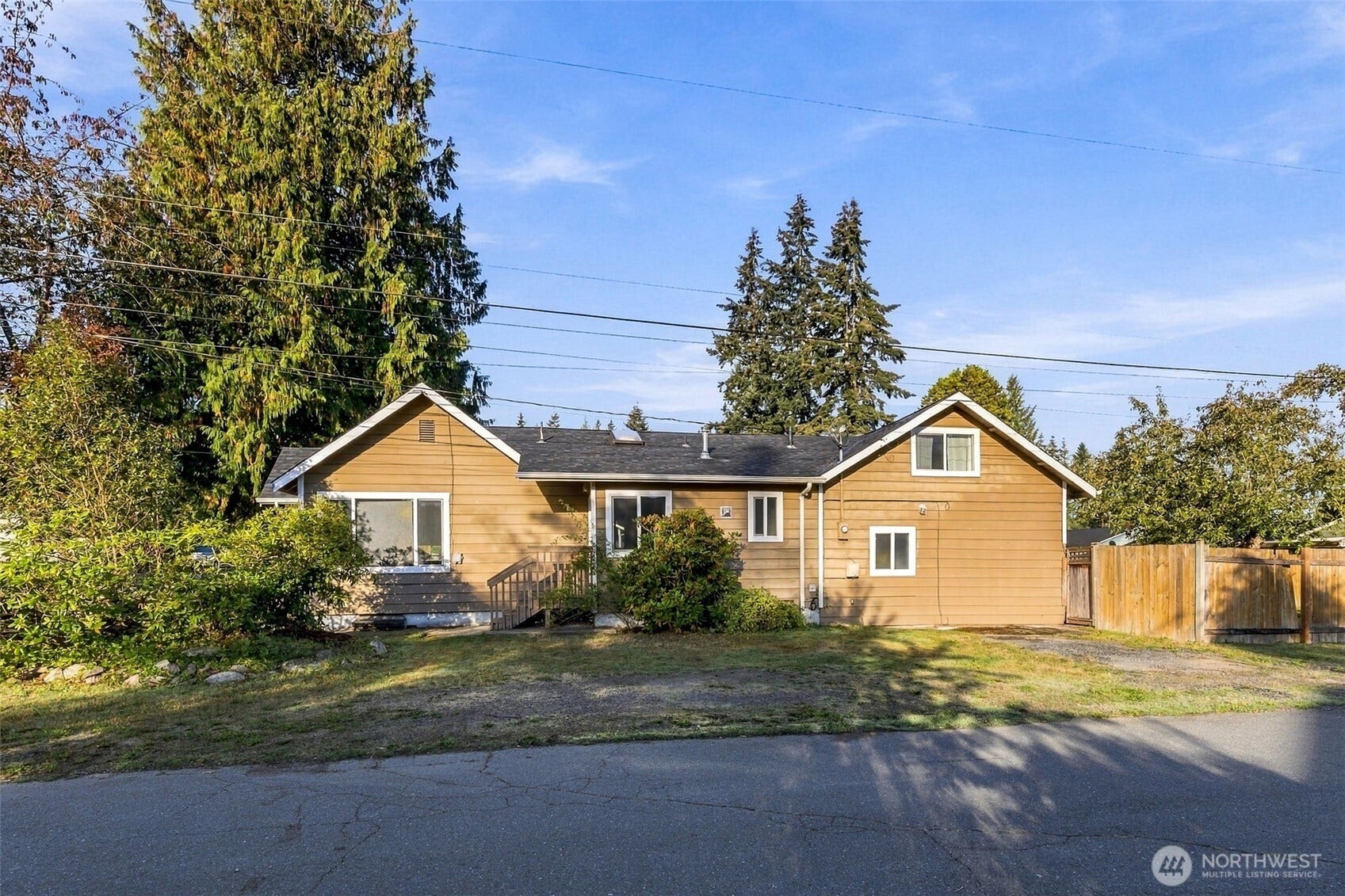 2431 Monroe Avenue, Everett, WA 98203