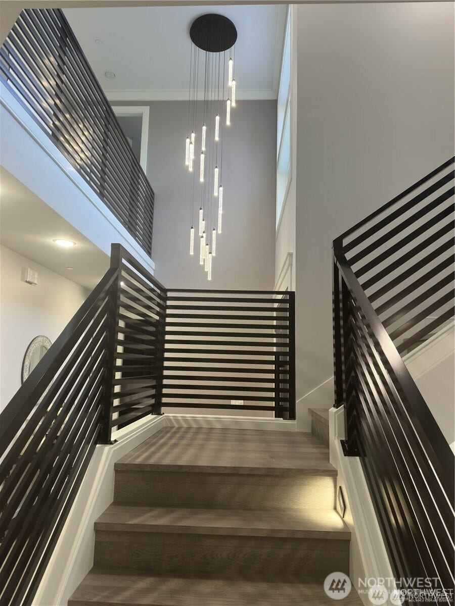 4413 NE 26 Place, Renton, WA 98059 Staircase