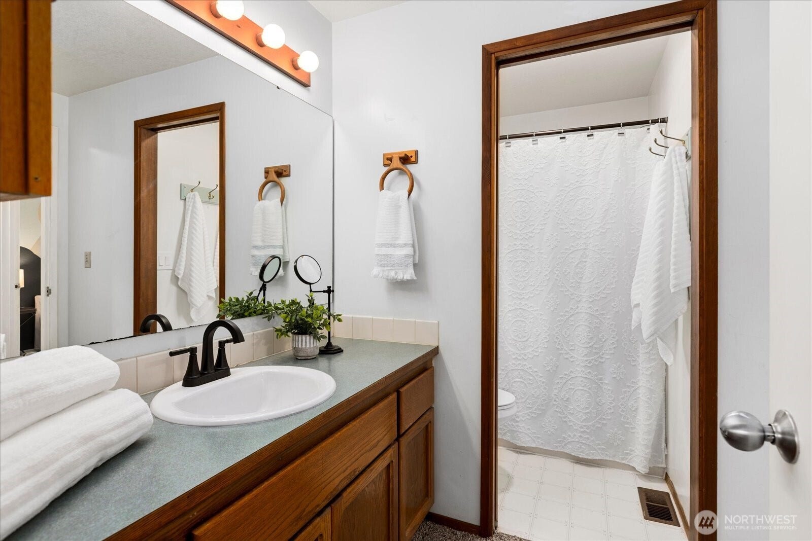 1359 Welling Road, Bellingham, WA 98226 1359 Welling Road, Bellingham, WA 98226